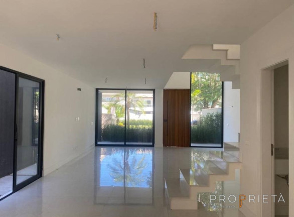 Imagem Casa de Condomínio com 4 Quartos à Venda, 280 m² em Barra Da Tijuca - Rio De Janeiro