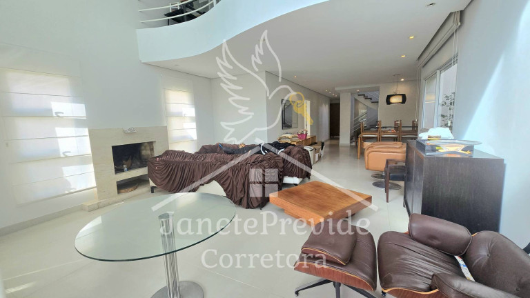 Imagem Casa de Condomínio com 3 Quartos para Alugar, 350 m² em Alphaville - Santana De Parnaíba Imagem Casa de Condomínio com 3 Quartos para Alugar, 350 m² em Alphaville - Santana De Parnaíba