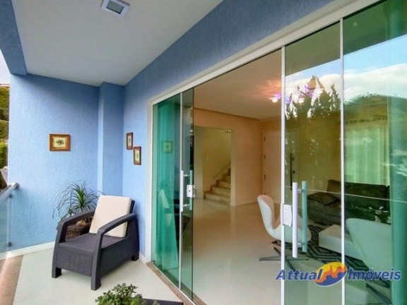 Imagem Casa com 3 Quartos à Venda, 262 m² em Vargem Grande - Teresópolis