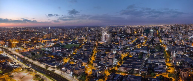 Imagem Imóvel com 1 Quarto à Venda, em Rio Branco - Porto Alegre Imagem Imóvel com 1 Quarto à Venda, em Rio Branco - Porto Alegre
