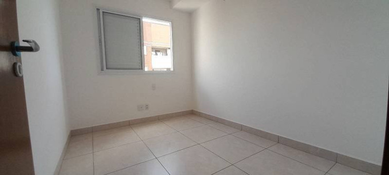 Imagem Apartamento com 3 Quartos à Venda, 74 m² em Santa Genoveva - Goiânia