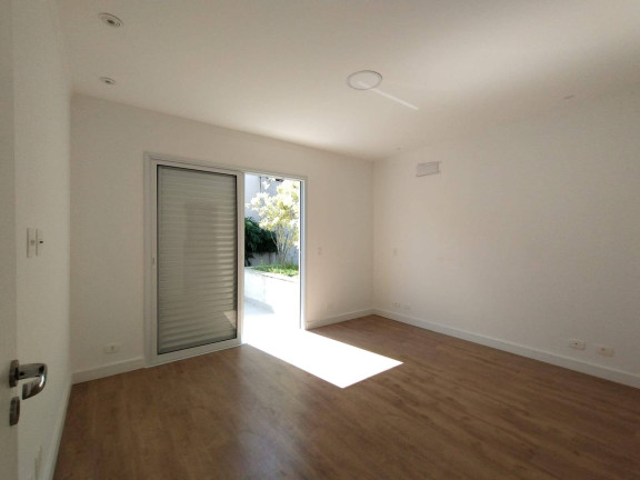Imagem Casa com 4 Quartos à Venda, em Osasco Imagem Casa com 4 Quartos à Venda, em Osasco