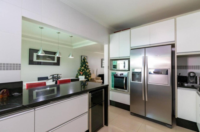 Imagem Casa com 3 Quartos à Venda, 233 m² em Cristo Rei - Curitiba Imagem Casa com 3 Quartos à Venda, 233 m² em Cristo Rei - Curitiba