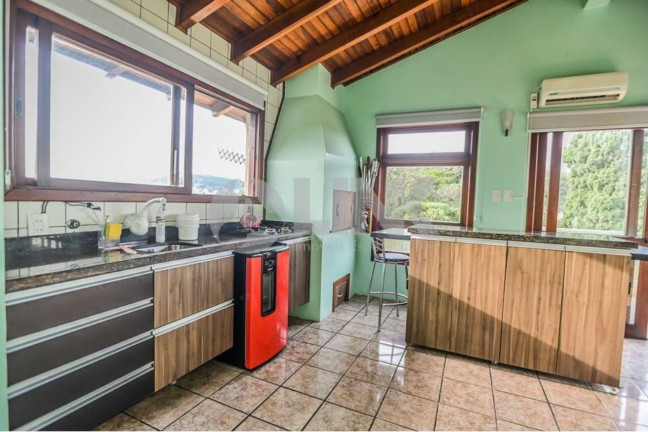 Imagem Imóvel com 3 Quartos à Venda, 163 m² em Teresópolis - Porto Alegre Imagem Imóvel com 3 Quartos à Venda, 163 m² em Teresópolis - Porto Alegre