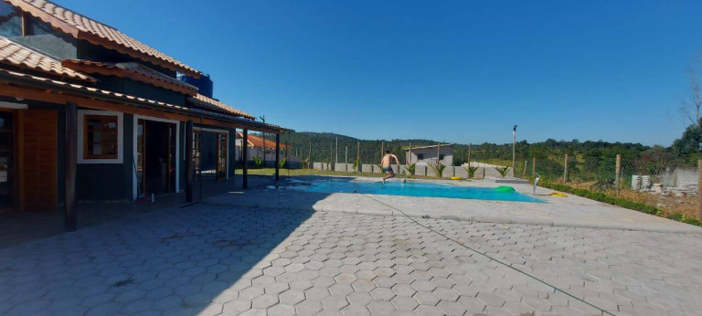 Imagem Casa com 2 Quartos à Venda, 672 m² em Atibaia Imagem Casa com 2 Quartos à Venda, 672 m² em Atibaia