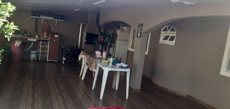 Imagem Casa com 4 Quartos à Venda, 140 m² em Costeira - Araucária Imagem Casa com 4 Quartos à Venda, 140 m² em Costeira - Araucária