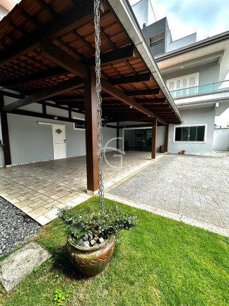 Casa com 3 Quartos à Venda,  em Iririú - Joinville