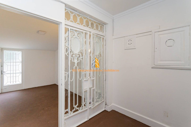 Imagem Sobrado com 6 Quartos à Venda, 190 m² em Pacaembu - São Paulo Imagem Sobrado com 6 Quartos à Venda, 190 m² em Pacaembu - São Paulo