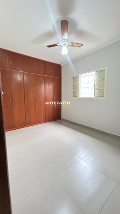 Imagem Casa com 4 Quartos à Venda, 300 m² Imagem Casa com 4 Quartos à Venda, 300 m²