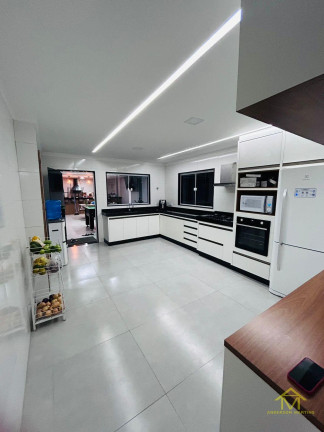 Imagem Casa com 4 Quartos à Venda, 700 m² em Santa Mônica - Guarapari Imagem Casa com 4 Quartos à Venda, 700 m² em Santa Mônica - Guarapari