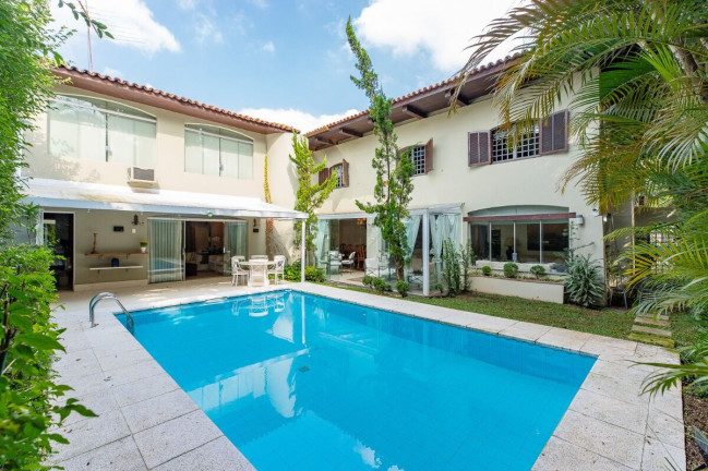 Casa com 4 Quartos à Venda, 480 m² em Alto De Pinheiros - São Paulo
