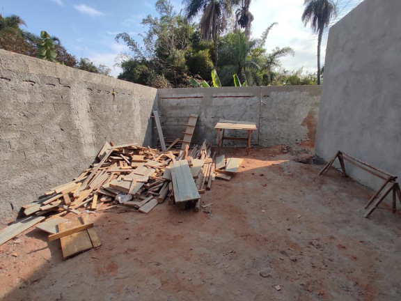 Imagem Imóvel com 
            	3             Quartos à Venda, 136 m² em 
            	Sitios Santa Luzia             - 
            	Aparecida De Goiania            