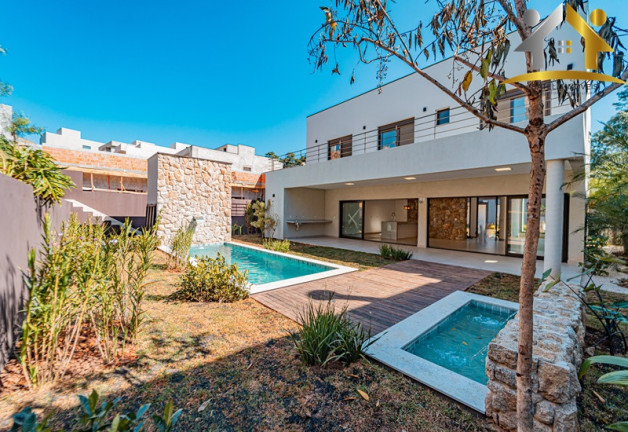 Imagem Casa de Condomínio com 4 Quartos à Venda, 371 m² em Granja Viana - Cotia Imagem Casa de Condomínio com 4 Quartos à Venda, 371 m² em Granja Viana - Cotia