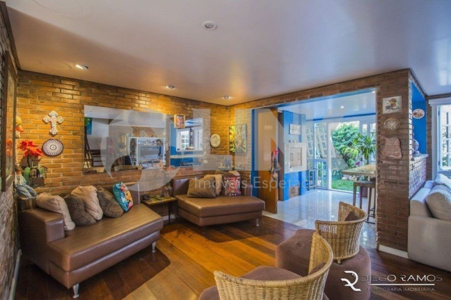 Imagem Imóvel com 3 Quartos à Venda, 280 m² em Chácara Das Pedras - Porto Alegre Imagem Imóvel com 3 Quartos à Venda, 280 m² em Chácara Das Pedras - Porto Alegre