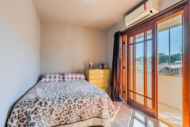 Imagem Casa de Condomínio com 4 Quartos à Venda, 202 m² em Ipanema - Porto Alegre Imagem Casa de Condomínio com 4 Quartos à Venda, 202 m² em Ipanema - Porto Alegre