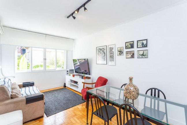 Imagem Imóvel com 2 Quartos à Venda, 84 m² em Menino Deus - Porto Alegre Imagem Imóvel com 2 Quartos à Venda, 84 m² em Menino Deus - Porto Alegre