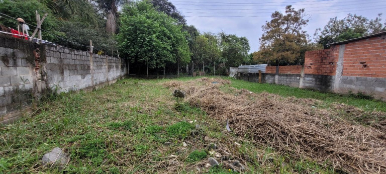 Imagem Imóvel com 2 Quartos à Venda, 650 m² em Jardim Itacolomi - Itapevi Imagem Imóvel com 2 Quartos à Venda, 650 m² em Jardim Itacolomi - Itapevi