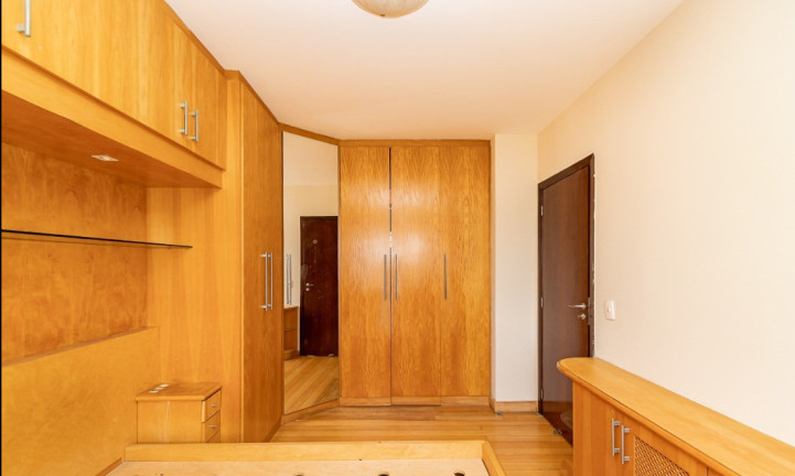 Imagem Sobrado com 3 Quartos à Venda, 196 m² em Vista Alegre - Curitiba