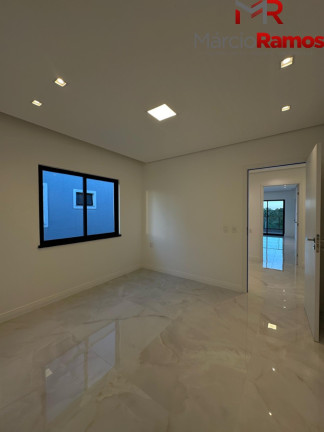 Imagem Casa com 4 Quartos à Venda, 272 m² em Cidade Alpha - Eusébio