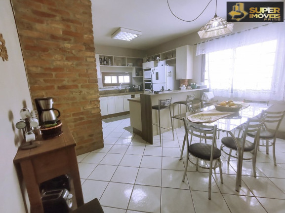 Imagem Casa com 5 Quartos à Venda, 256 m² em Três Vendas - Pelotas