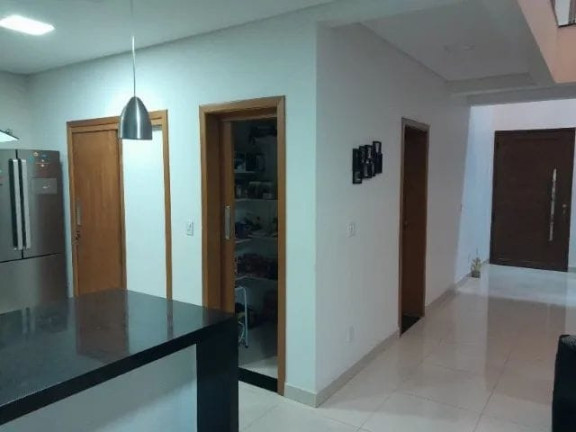 Imagem Casa de Condomínio com 5 Quartos à Venda, 300 m² em Bairro Do Grama - Caçapava