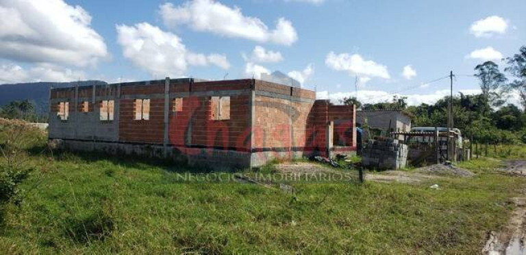 Casa com 2 Quartos à Venda, 94 m² em Perequê Mirim - Caraguatatuba