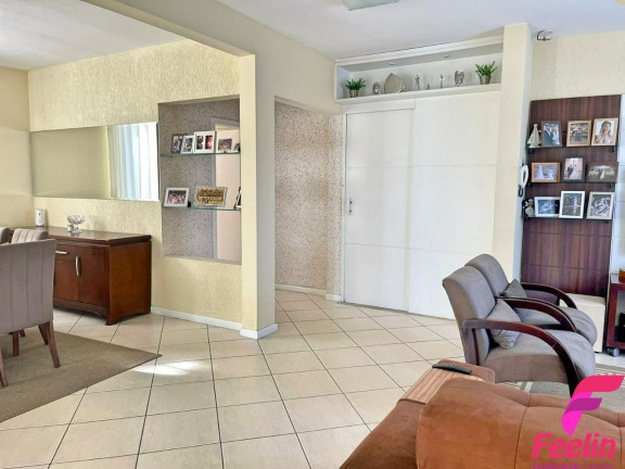 Imagem Casa com 3 Quartos à Venda, 227 m² em Carianos - Florianópolis Imagem Casa com 3 Quartos à Venda, 227 m² em Carianos - Florianópolis