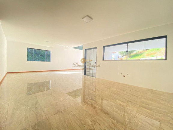 Imagem Casa com 3 Quartos à Venda, 300 m² em Albuquerque - Teresópolis Imagem Casa com 3 Quartos à Venda, 300 m² em Albuquerque - Teresópolis