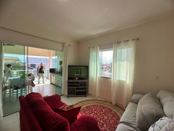 Imagem Casa com 6 Quartos à Venda, 200 m² em Centro - Balneário Barra Do Sul Imagem Casa com 6 Quartos à Venda, 200 m² em Centro - Balneário Barra Do Sul