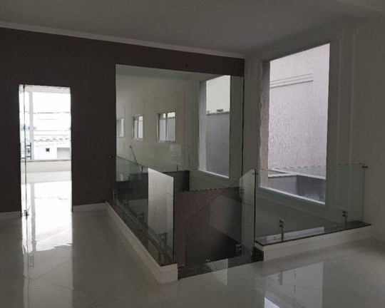 Imagem Casa com 3 Quartos à Venda, 303 m² em Alphaville - Santana De Parnaíba Imagem Casa com 3 Quartos à Venda, 303 m² em Alphaville - Santana De Parnaíba