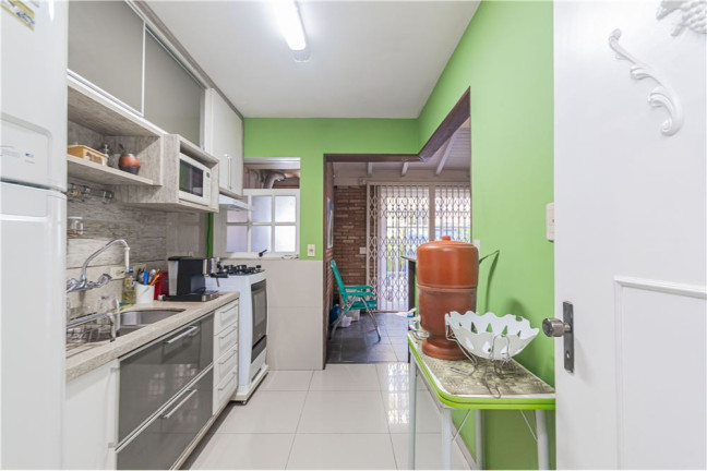 Imagem Casa com 2 Quartos à Venda, em Ipanema - Porto Alegre Imagem Casa com 2 Quartos à Venda, em Ipanema - Porto Alegre