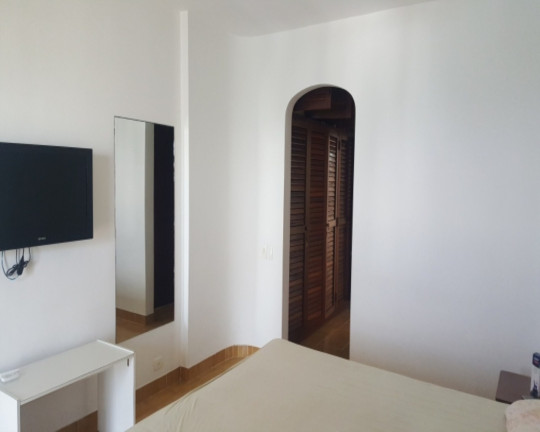 Imagem Apartamento com 3 Quartos à Venda, 180 m² em Pitangueiras - Guarujá
