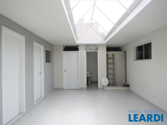 Imagem Sobrado com 9 Quartos à Venda, 250 m² em Centro - Santo André Imagem Sobrado com 9 Quartos à Venda, 250 m² em Centro - Santo André