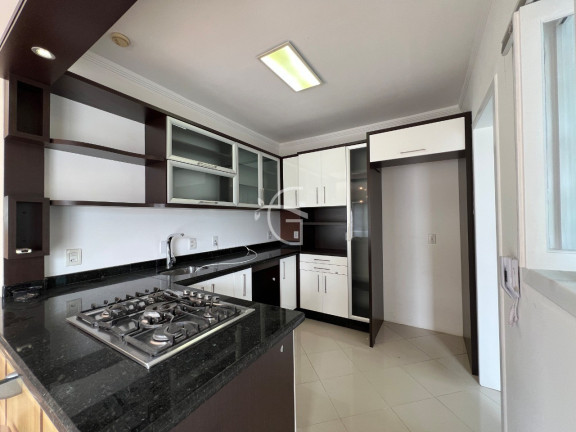 Imagem Casa com 3 Quartos à Venda,  em Bom Retiro - Joinville