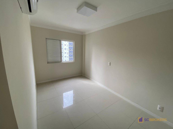 Imagem Imóvel com 4 Quartos à Venda, 200 m² em Centro - Balneário Camboriú Imagem Imóvel com 4 Quartos à Venda, 200 m² em Centro - Balneário Camboriú