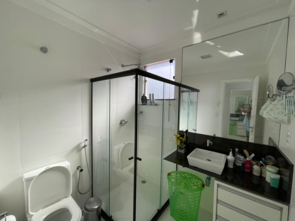 Imagem Casa com 4 Quartos à Venda, 900 m² em Busca Vida - Camaçari
