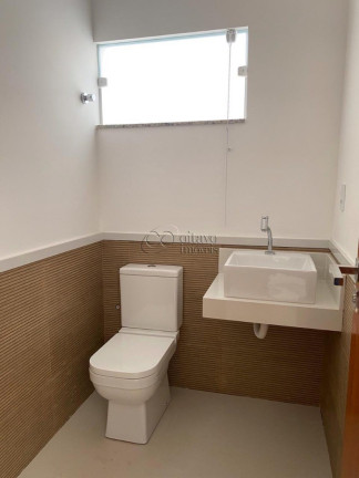 Imagem Casa com 4 Quartos à Venda, em Lagoa - Macaé Imagem Casa com 4 Quartos à Venda, em Lagoa - Macaé