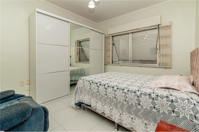 Imagem Imóvel com 2 Quartos à Venda, em Menino Deus - Porto Alegre Imagem Imóvel com 2 Quartos à Venda, em Menino Deus - Porto Alegre