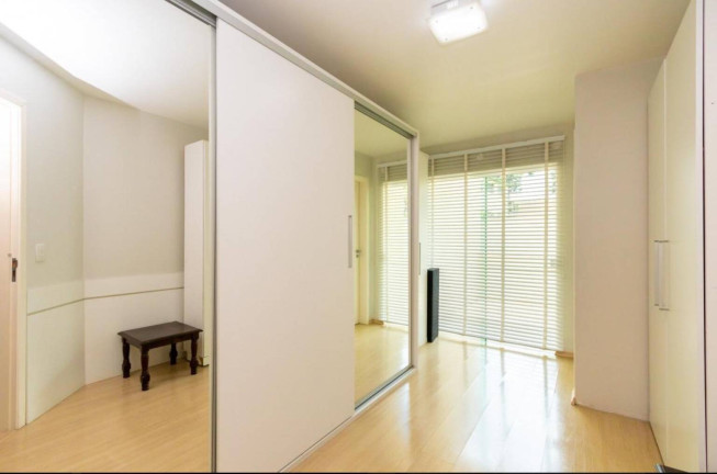 Imagem Casa com 3 Quartos à Venda, 233 m² em Cristo Rei - Curitiba Imagem Casa com 3 Quartos à Venda, 233 m² em Cristo Rei - Curitiba