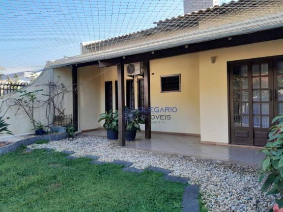 Imagem Casa com 3 Quartos à Venda, 196 m² em Centro - Penha Imagem Casa com 3 Quartos à Venda, 196 m² em Centro - Penha