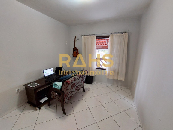 Imagem Casa com 4 Quartos à Venda, 175 m² em Vila Nova - Joinville Imagem Casa com 4 Quartos à Venda, 175 m² em Vila Nova - Joinville