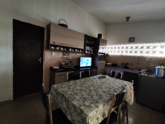 Casa com 3 Quartos à Venda, 440 m² em Lagoa Nova - Natal