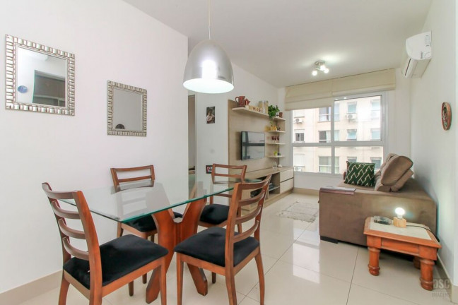 Imagem Imóvel com 2 Quartos à Venda, 56 m² em Cavalhada - Porto Alegre Imagem Imóvel com 2 Quartos à Venda, 56 m² em Cavalhada - Porto Alegre