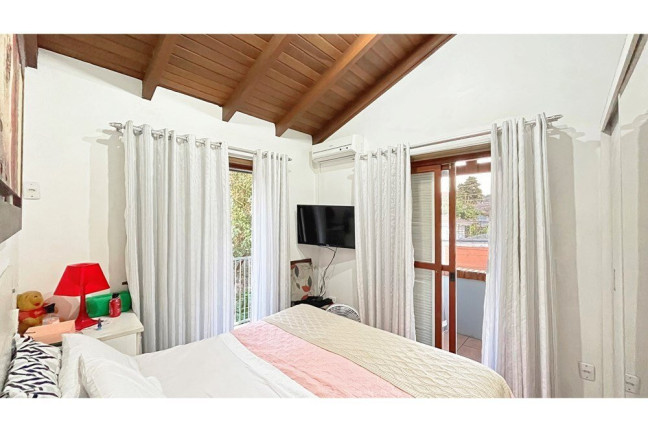 Imagem Casa com 3 Quartos à Venda, 97 m² em Tristeza - Porto Alegre Imagem Casa com 3 Quartos à Venda, 97 m² em Tristeza - Porto Alegre