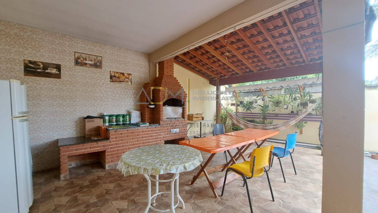 Imagem Casa com 3 Quartos à Venda, 3 m² em Centro - Botucatu Imagem Casa com 3 Quartos à Venda, 3 m² em Centro - Botucatu
