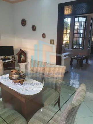 Imagem Casa com 4 Quartos à Venda, 300 m² em Canto Do Forte - Praia Grande Imagem Casa com 4 Quartos à Venda, 300 m² em Canto Do Forte - Praia Grande