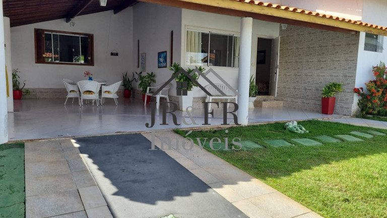 Casa com 7 Quartos à Venda, 450 m² em Barra Do Jacuípe - Camaçari