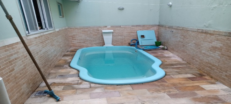 Imagem Casa com 3 Quartos à Venda, 250 m² em Vila Valqueire - Rio De Janeiro Imagem Casa com 3 Quartos à Venda, 250 m² em Vila Valqueire - Rio De Janeiro
