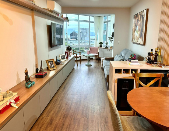 Imagem Apartamento com 2 Quartos à Venda, 76 m² em Centro - Florianópolis