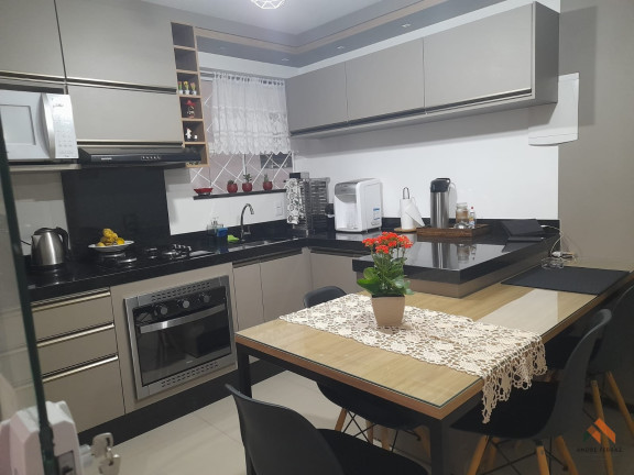 Imagem Casa com 2 Quartos à Venda, 80 m²